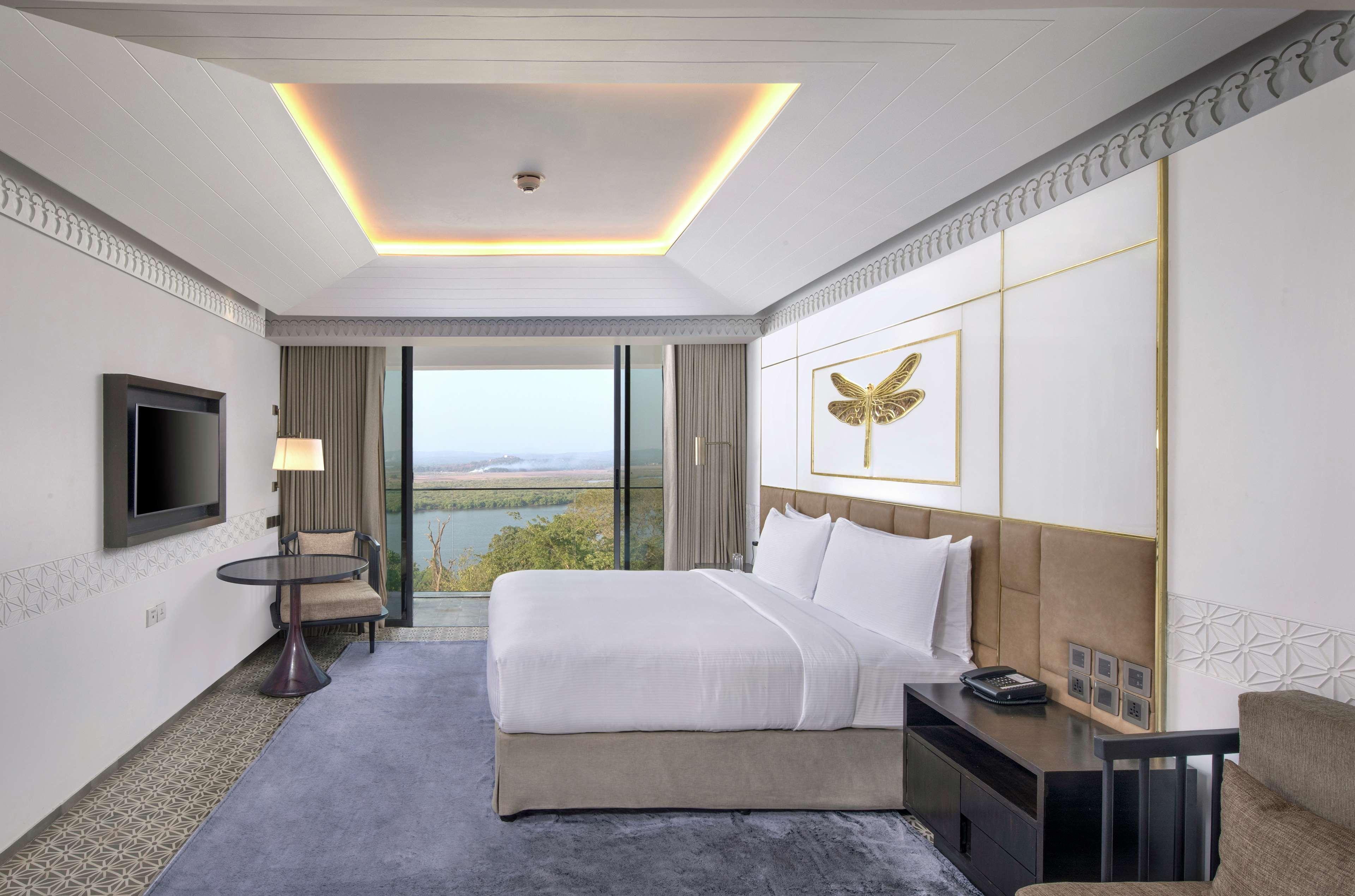 Doubletree By Hilton Goa - Panaji Hotel Ngoại thất bức ảnh