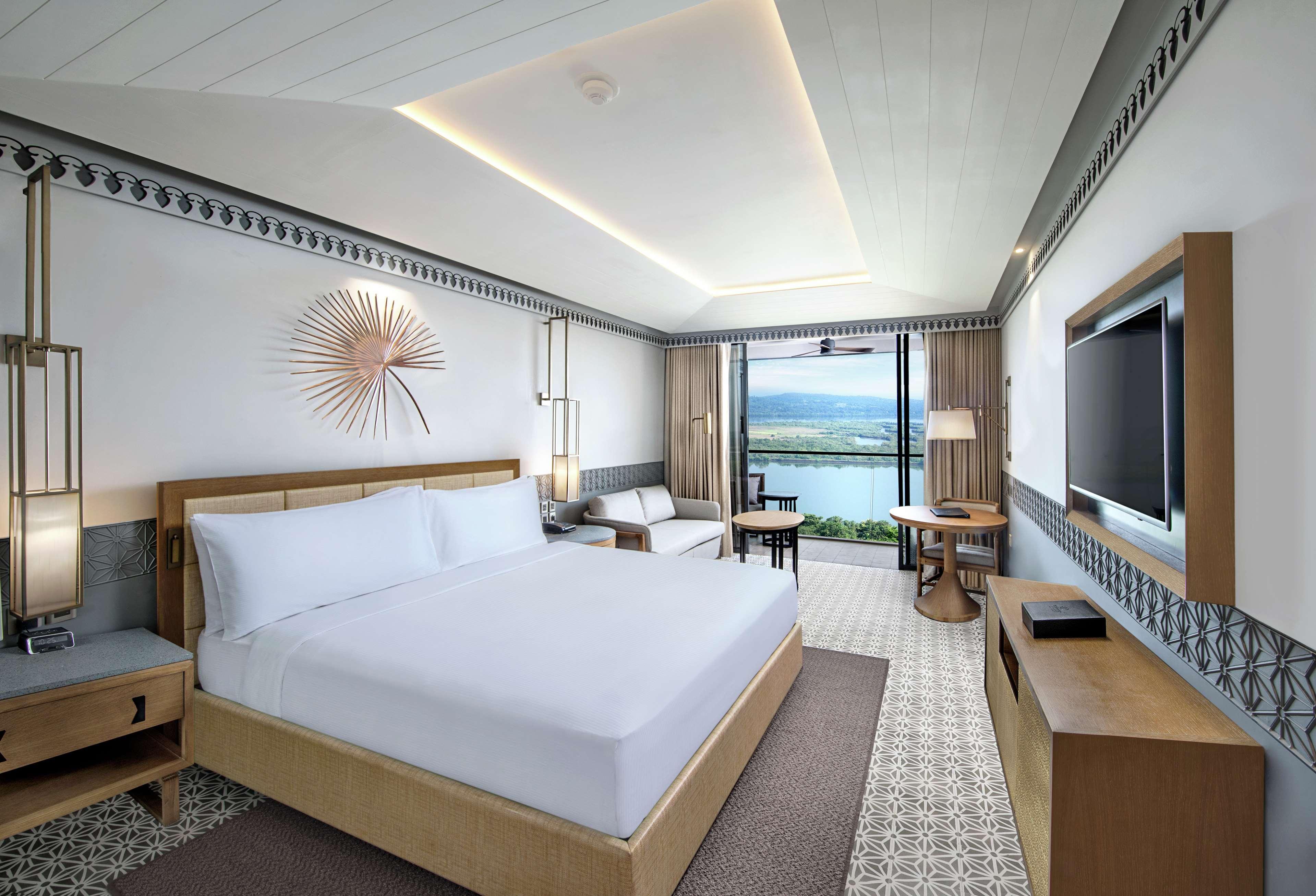 Doubletree By Hilton Goa - Panaji Hotel Ngoại thất bức ảnh