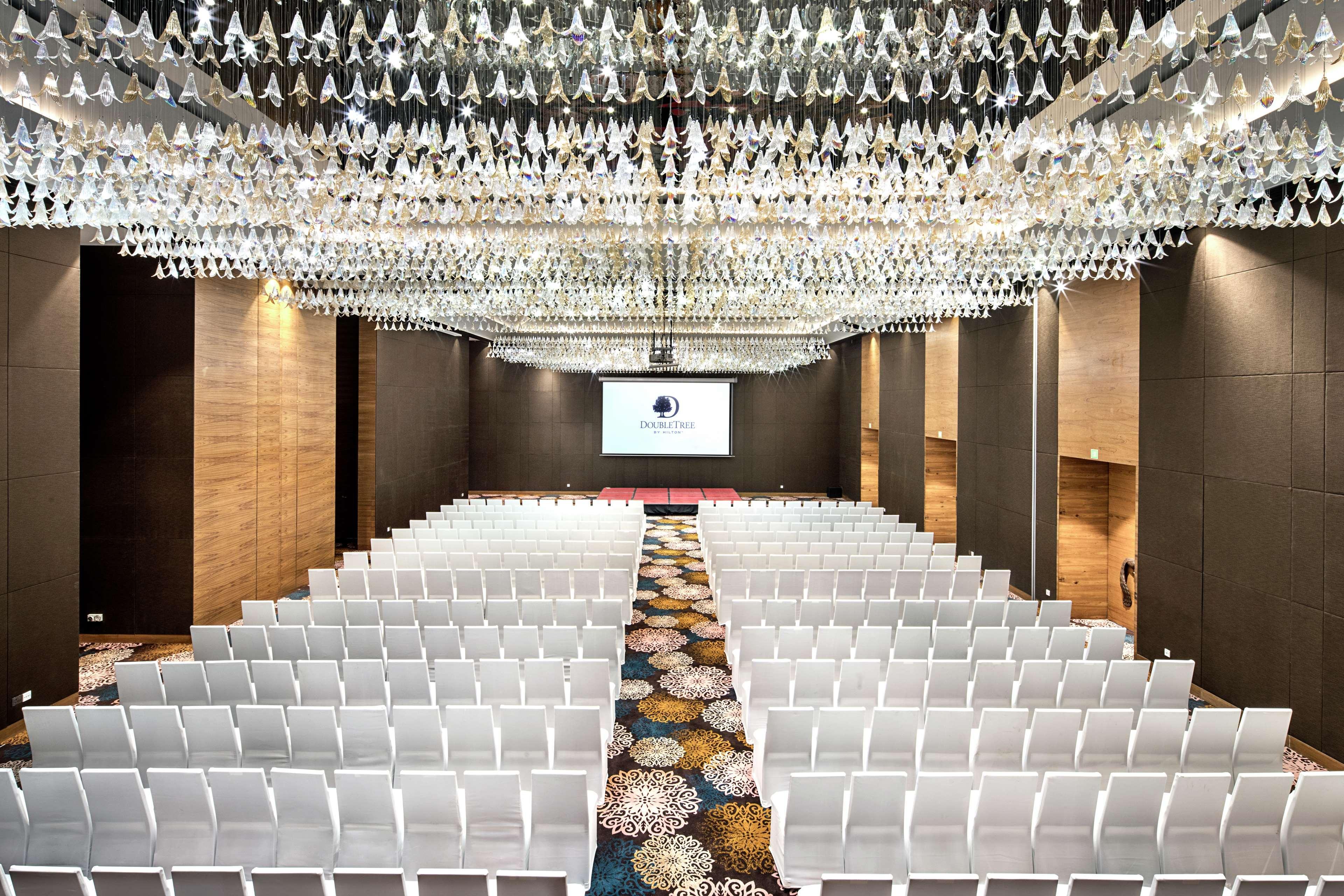 Doubletree By Hilton Goa - Panaji Hotel Ngoại thất bức ảnh