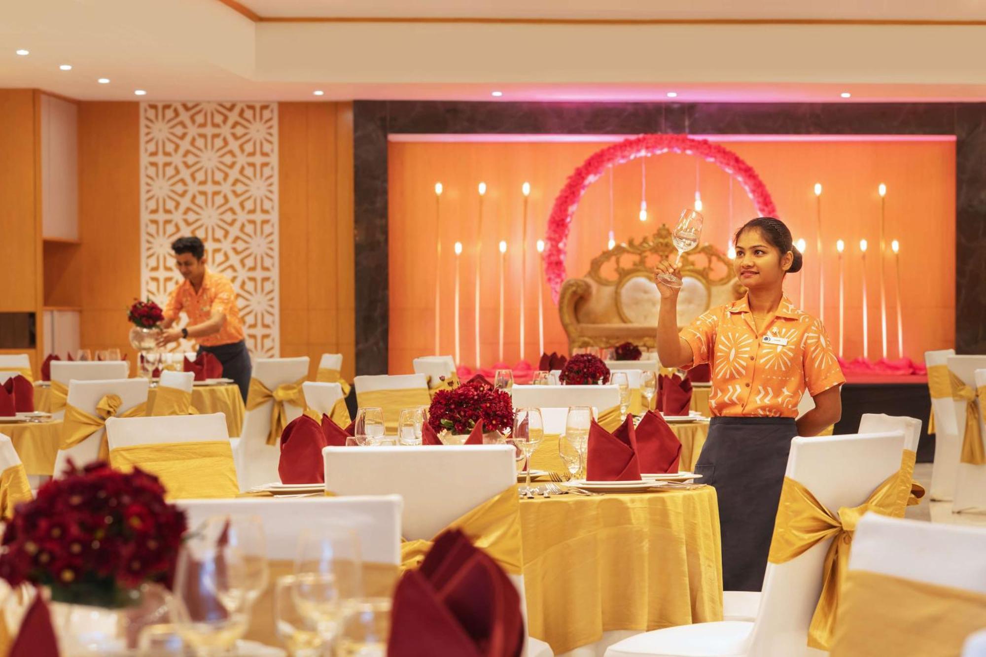Doubletree By Hilton Goa - Panaji Hotel Ngoại thất bức ảnh