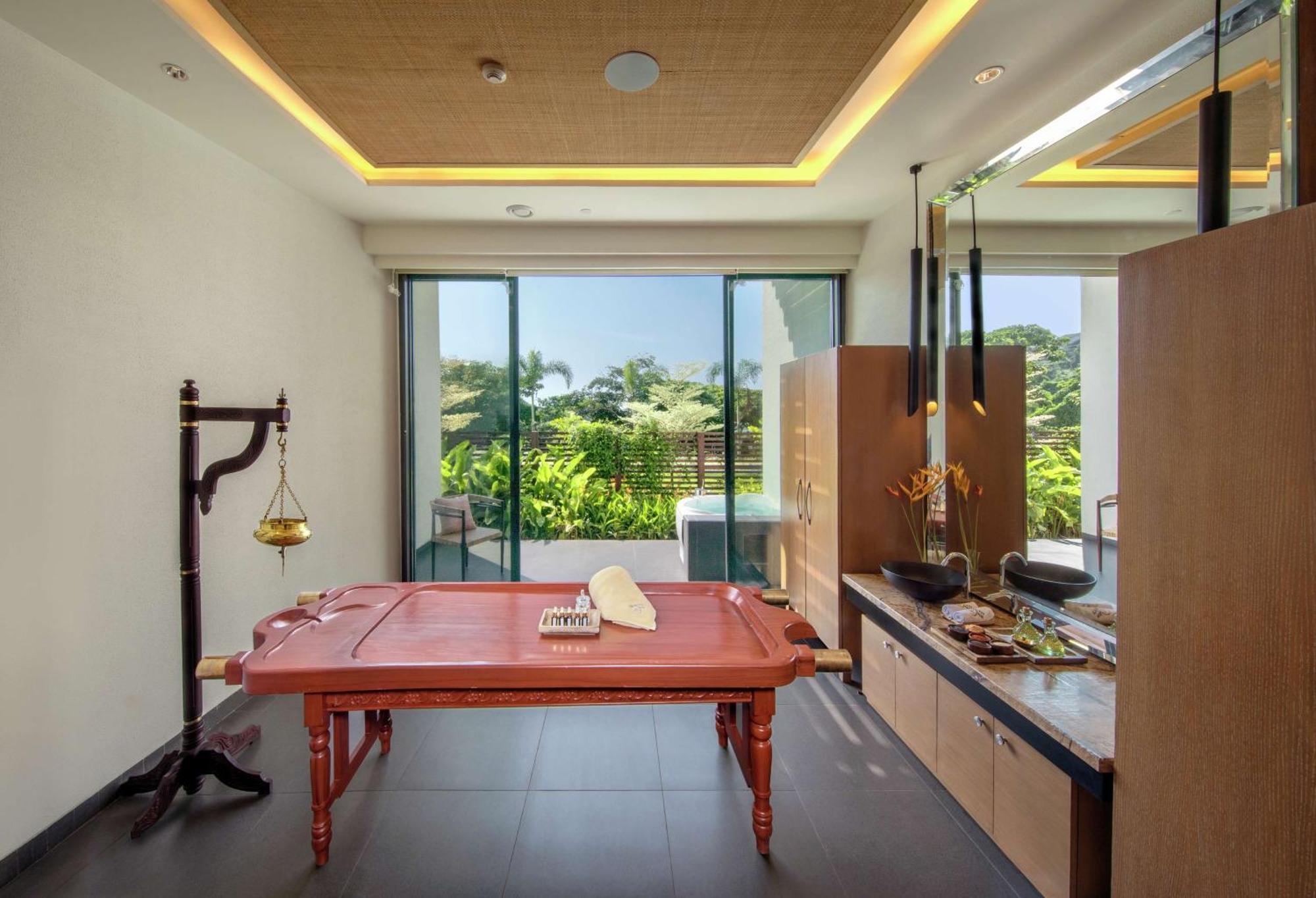 Doubletree By Hilton Goa - Panaji Hotel Ngoại thất bức ảnh