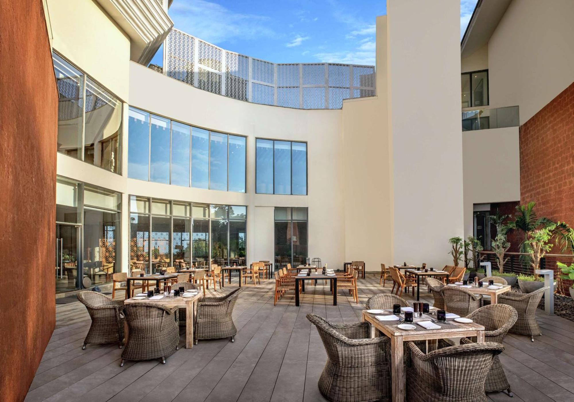 Doubletree By Hilton Goa - Panaji Hotel Ngoại thất bức ảnh
